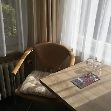 Studio Fuer 2 Pers Mit Du/wc