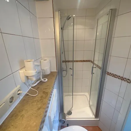 Studio Fuer 2 Pers Mit Du/wc
